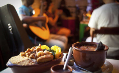 Feijoada Cultural Raízes reúne diversos convidados em tarde de samba e feijoada neste sábado (12)