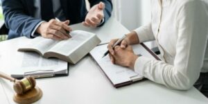 Preciso-estudar-Direito-para-fazer-Serviços-Jurídicos-e-Notariais