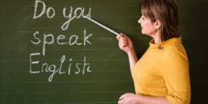 aulas-de-ingles-para-criancas-brasileiras-900x600