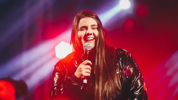 Yasmin Santos é a atração principal da tradicional Festa de Maio em Mossâmedes, que começa na próxima sexta-feira (23)